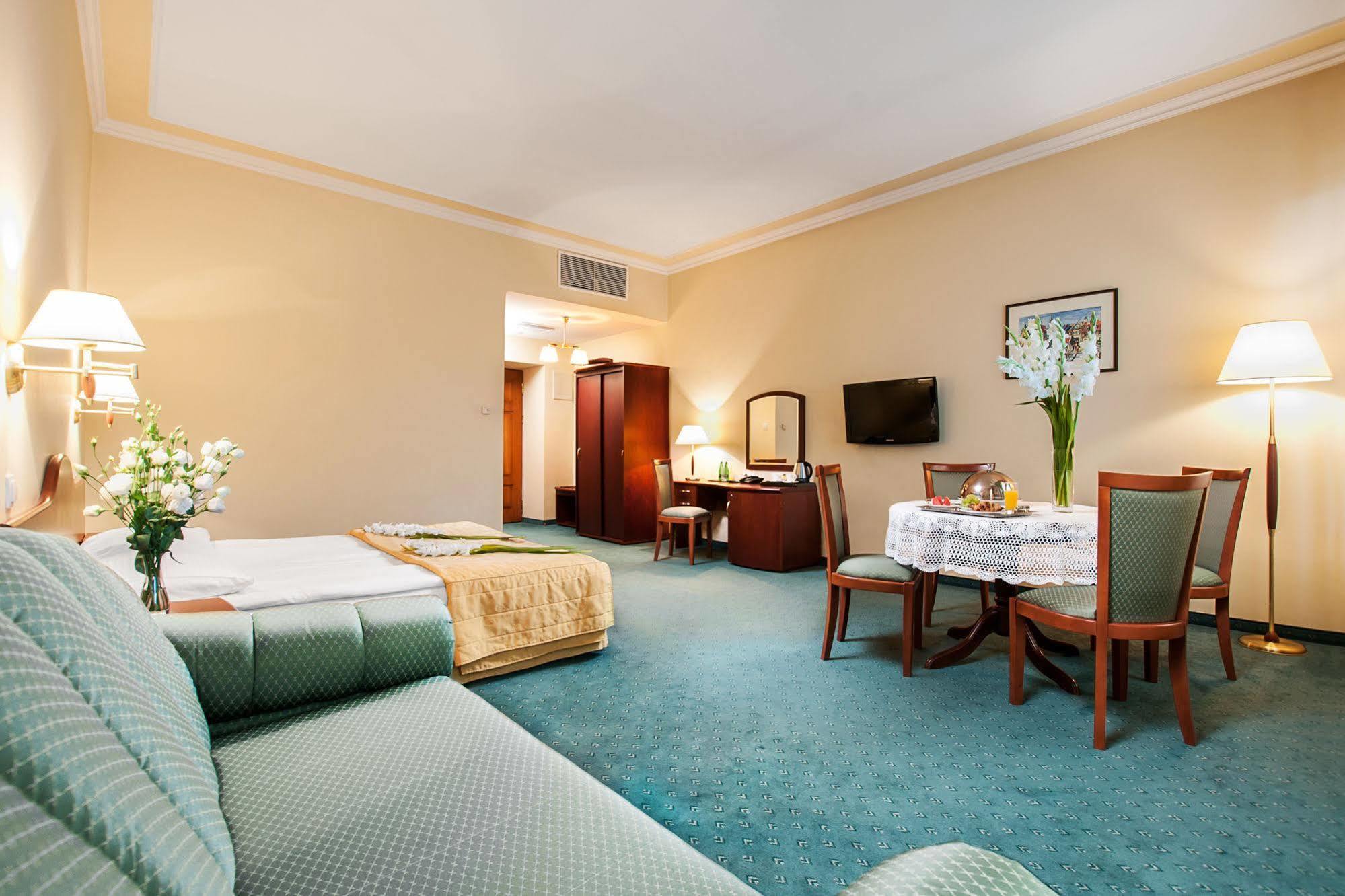 Hotel Palace Europa Λούμπλιν Εξωτερικό φωτογραφία